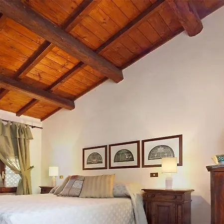 Casa Singola Con Piscina Cannara