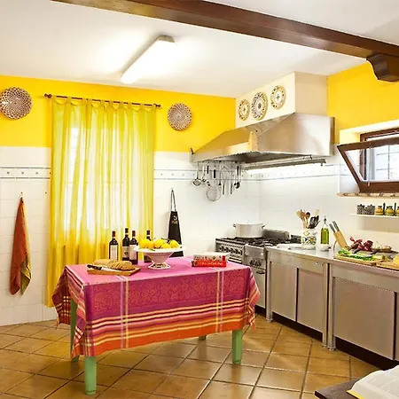 Сasa de vacaciones Casa Singola Con Piscina